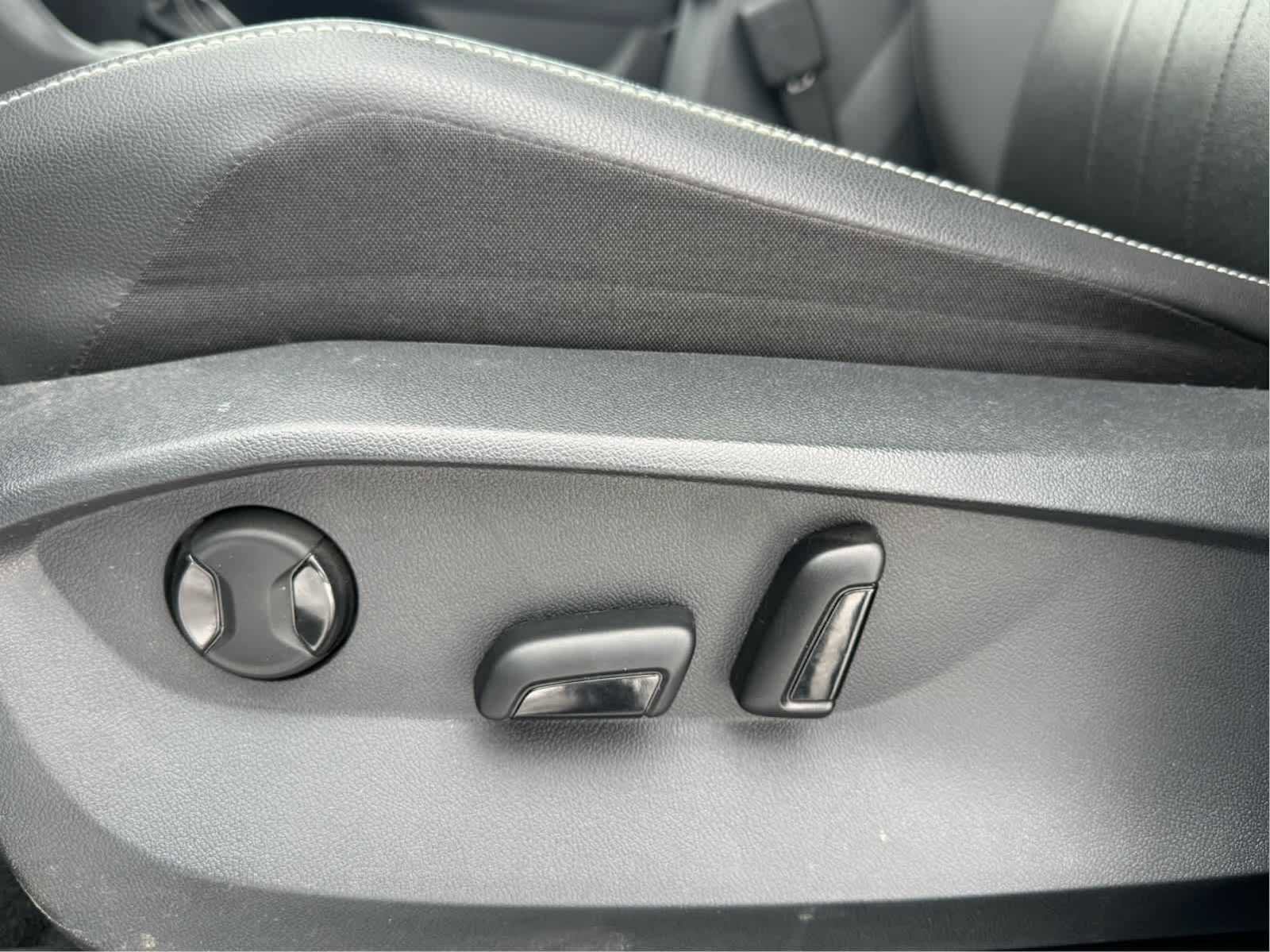 Certified 2024 Volkswagen Tiguan SE image 23