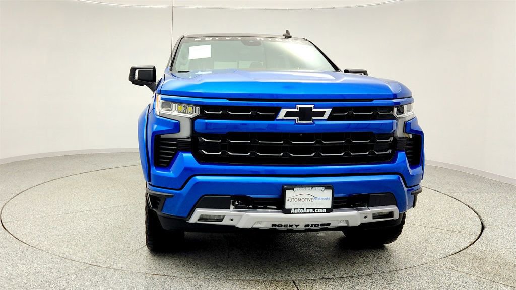 Used 2022 Chevrolet Silverado 1500 RST image 2