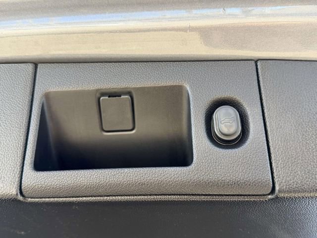 Used 2019 Chevrolet Tahoe LT w/ Luxury Package image 10