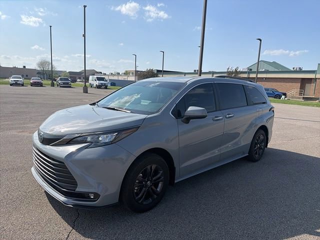 Used 2024 Toyota Sienna XLE Woodland Edition w/ Protection Package (TMS) image 2