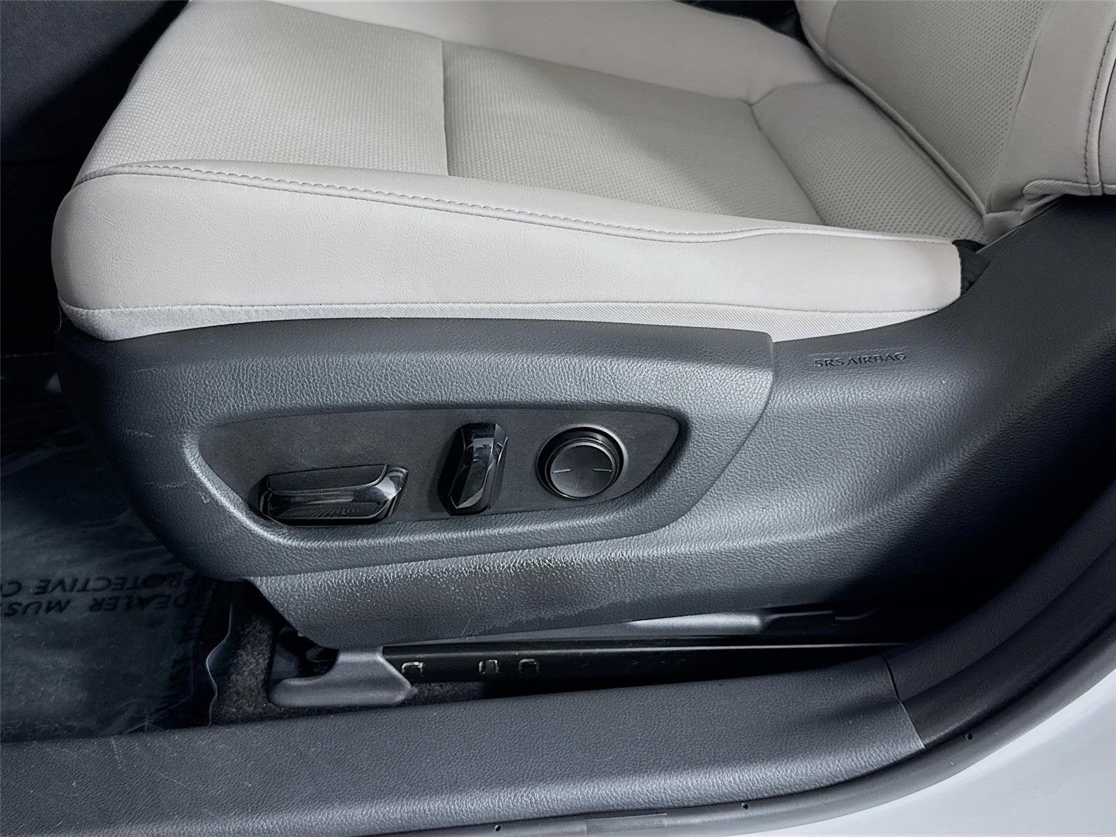 Used 2025 Lexus UX 300h AWD w/ Cold Area Package image 20