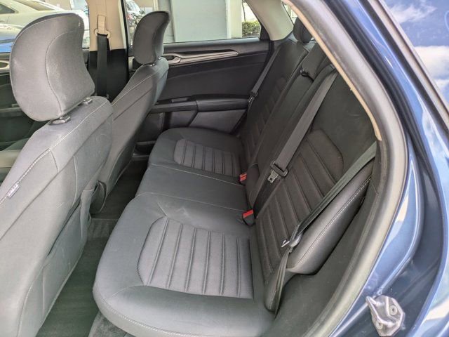Used 2018 Ford Fusion SE w/ Fusion SE Technology Package image 17