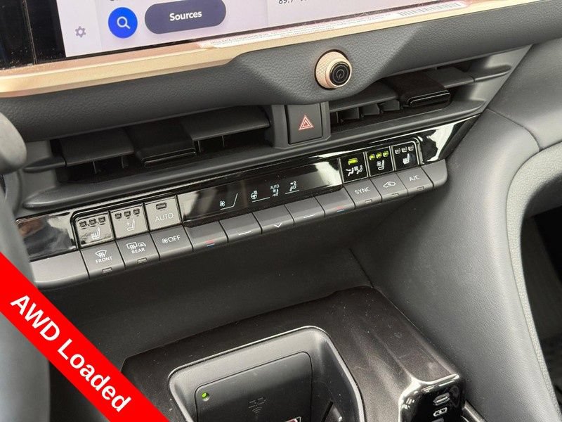 Used 2024 Toyota Crown Platinum AWD/4WD image 28