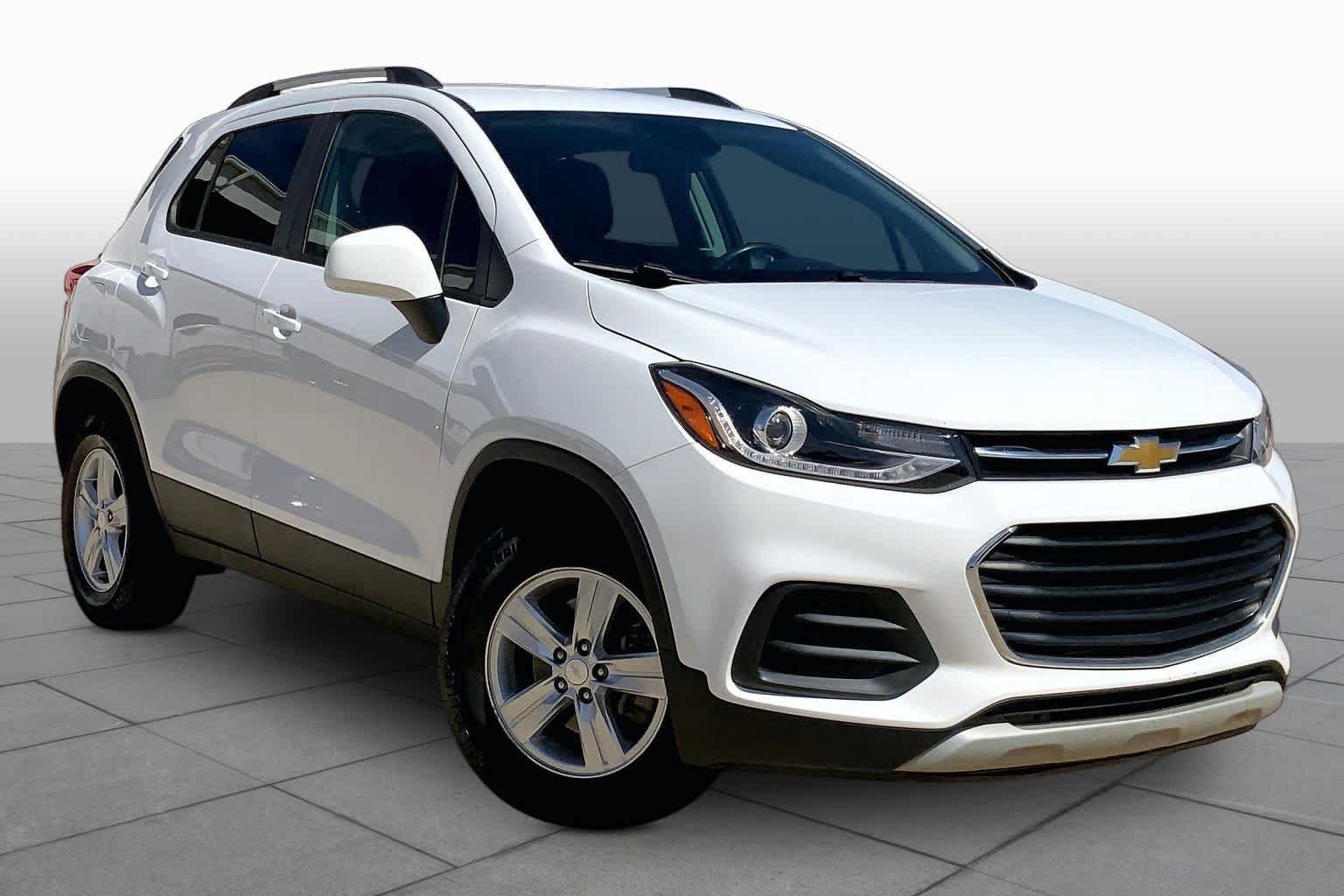 Certified 2022 Chevrolet Trax LT w/ Driver Confidence Package AWD/4WD image 3