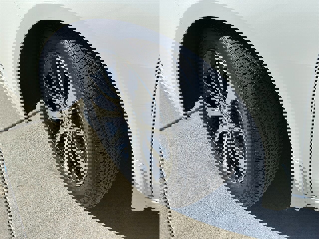 Used 2017 Acura TLX image 15