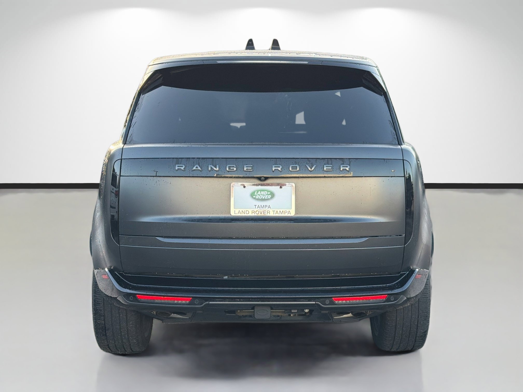Used 2025 Land Rover Range Rover SE AWD/4WD image 4