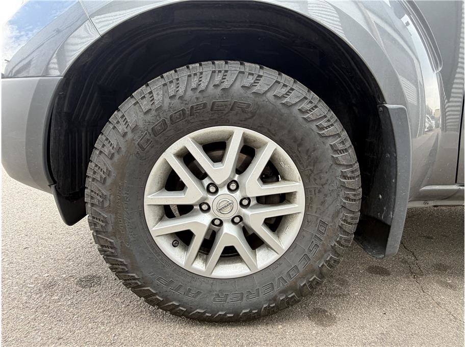 Used 2018 Nissan Frontier SV AWD/4WD image 12