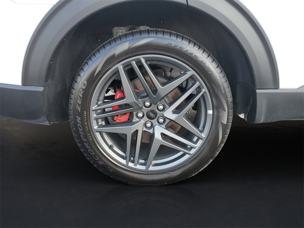 Certified 2025 Ford Explorer ST image 5