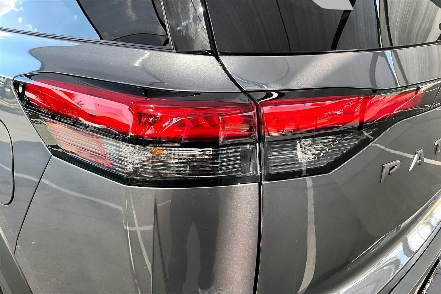 New 2026 Nissan Pathfinder SL FWD image 14