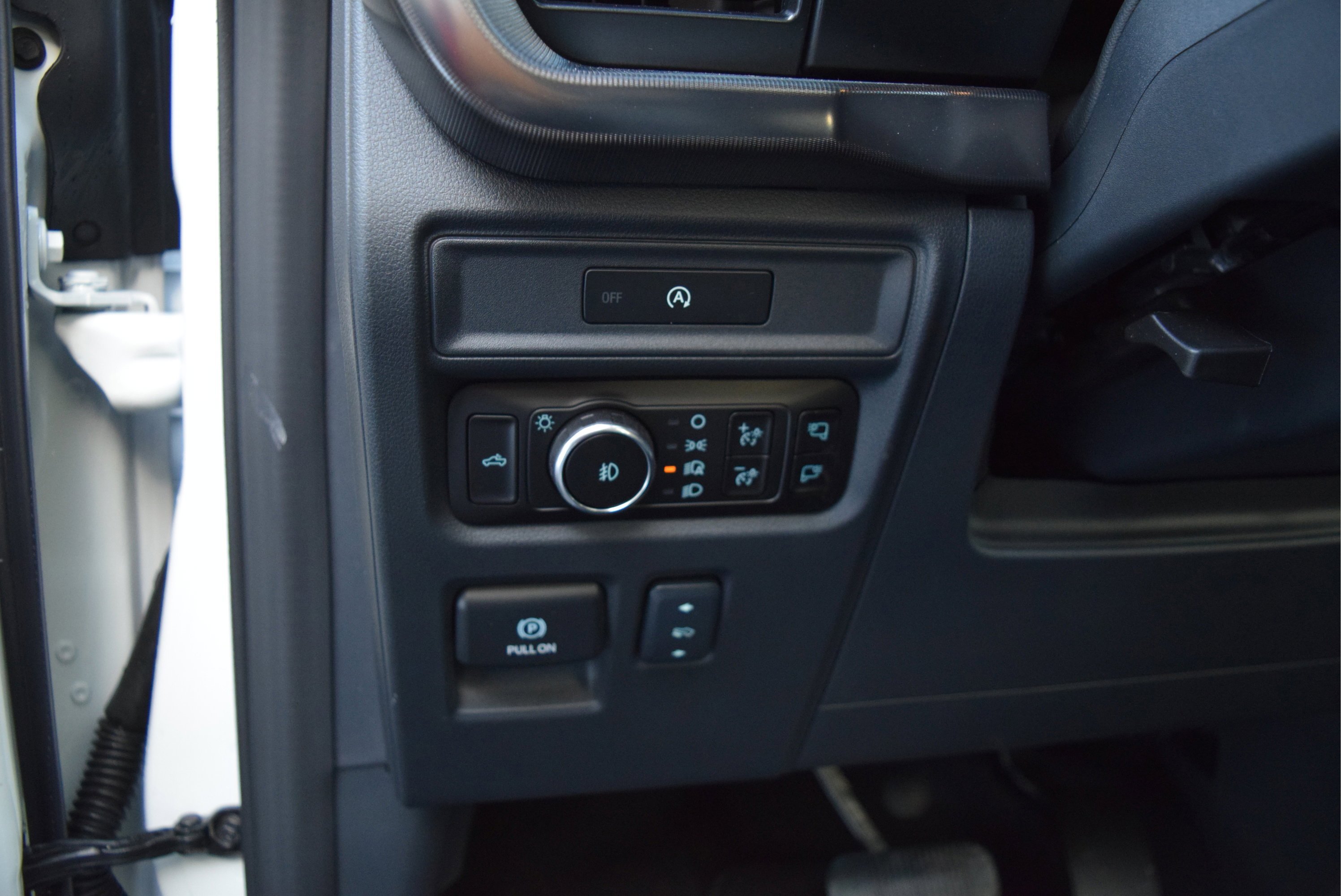 Used 2025 Ford F150 Lariat w/ Equipment Group 502A High image 14