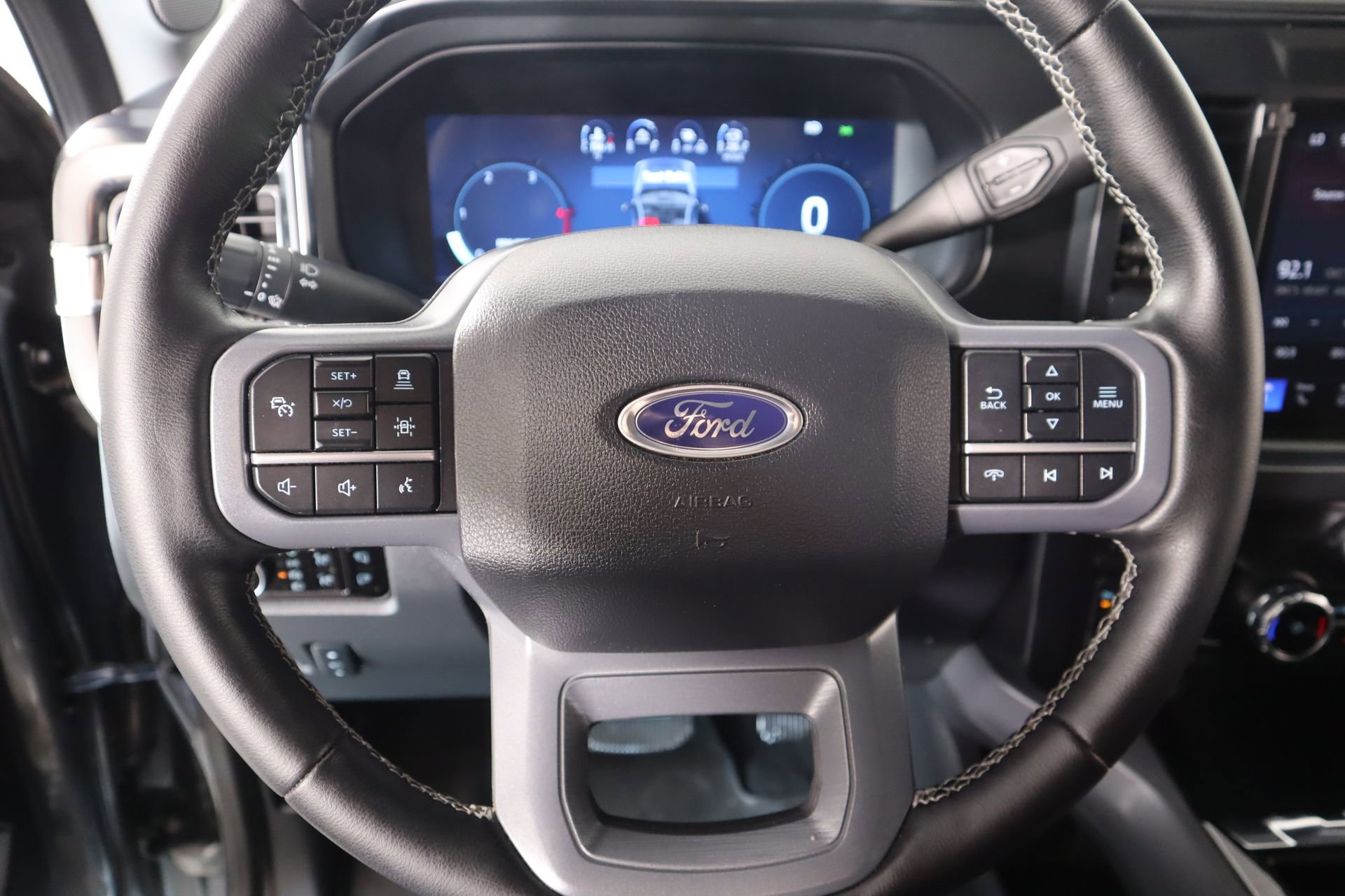 Used 2025 Ford F350 Lariat w/ Lariat Ultimate Package image 3