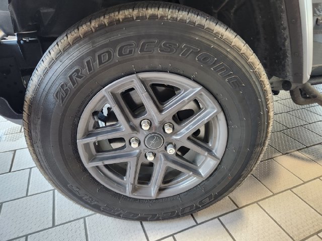 Used 2025 Jeep Gladiator Sport AWD/4WD image 9