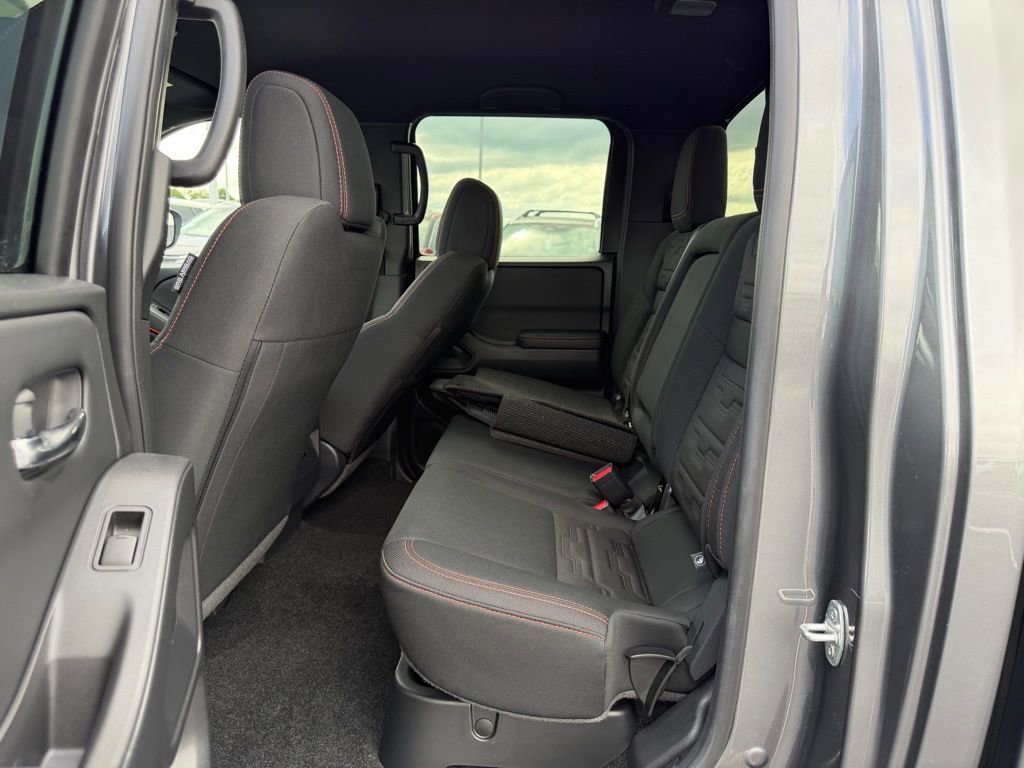 Used 2025 Nissan Frontier PRO-4X AWD/4WD image 15