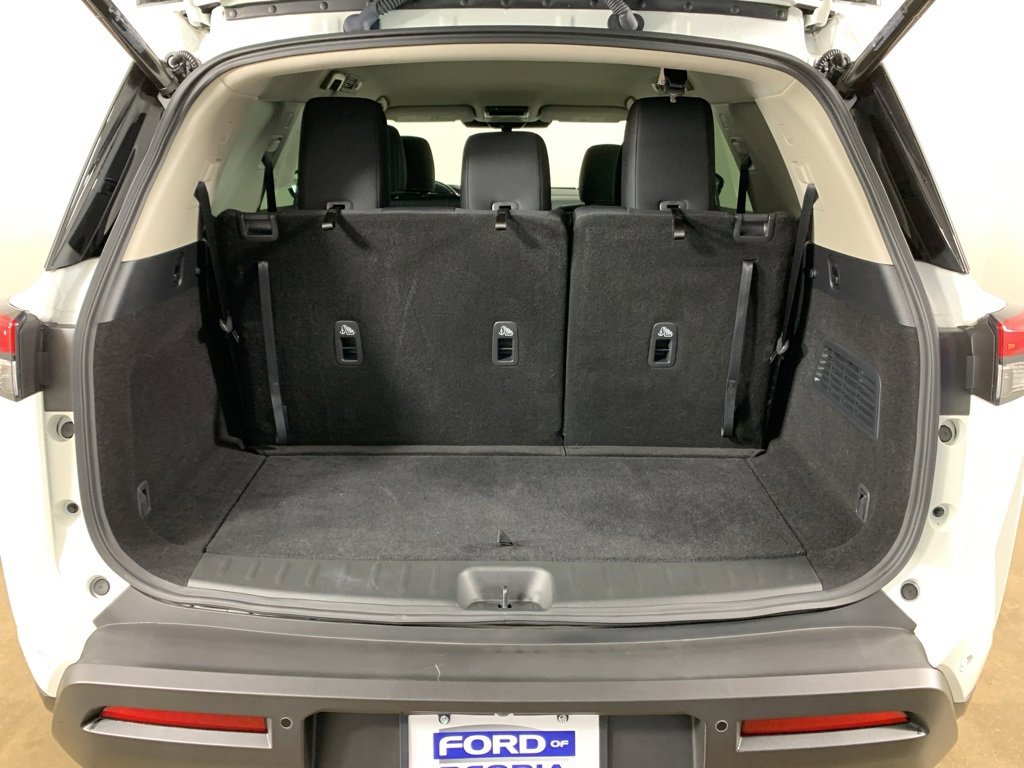 Used 2025 Nissan Pathfinder SV image 14