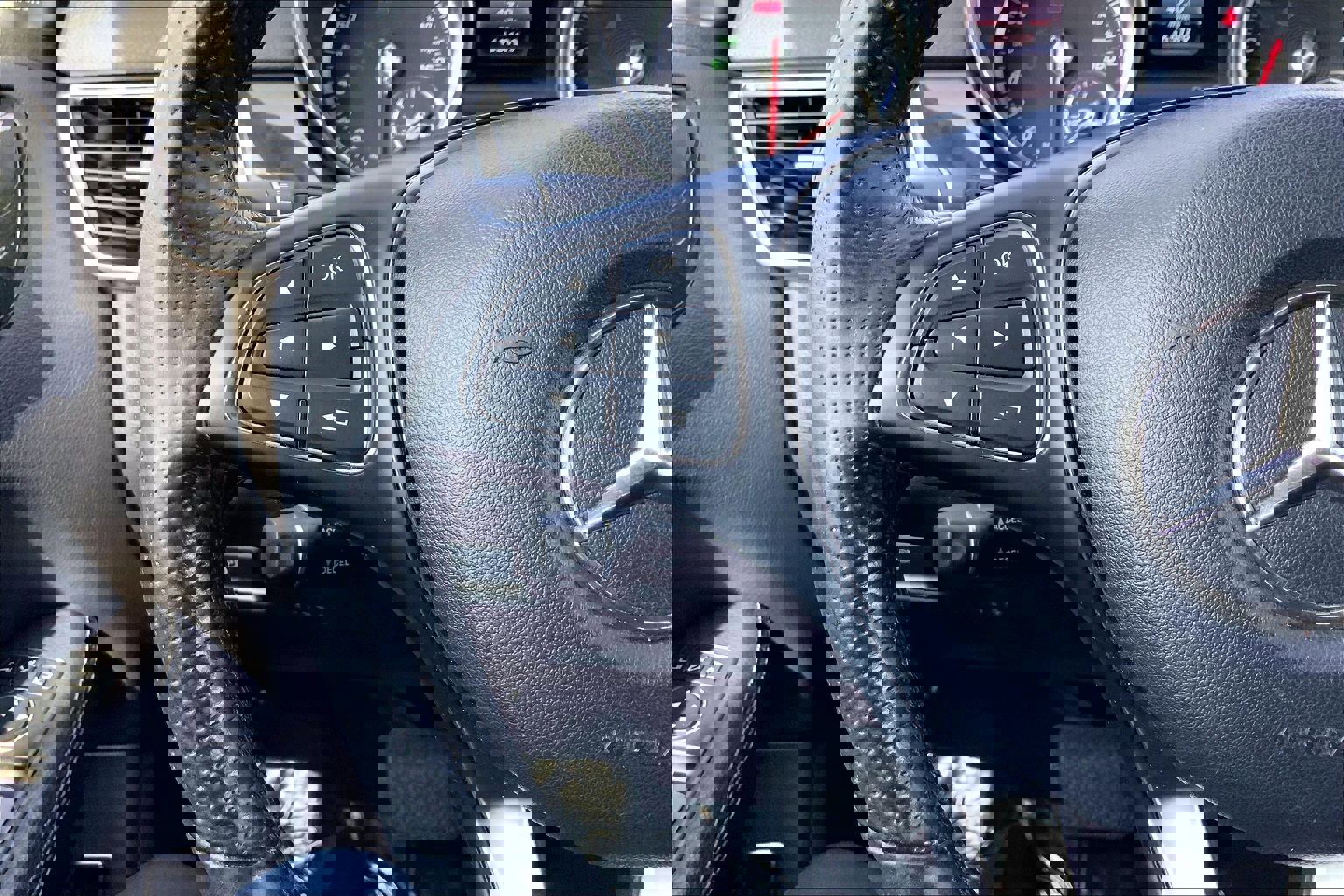 Used 2018 Mercedes-Benz GLE 350 w/ Premium 1 Package image 22