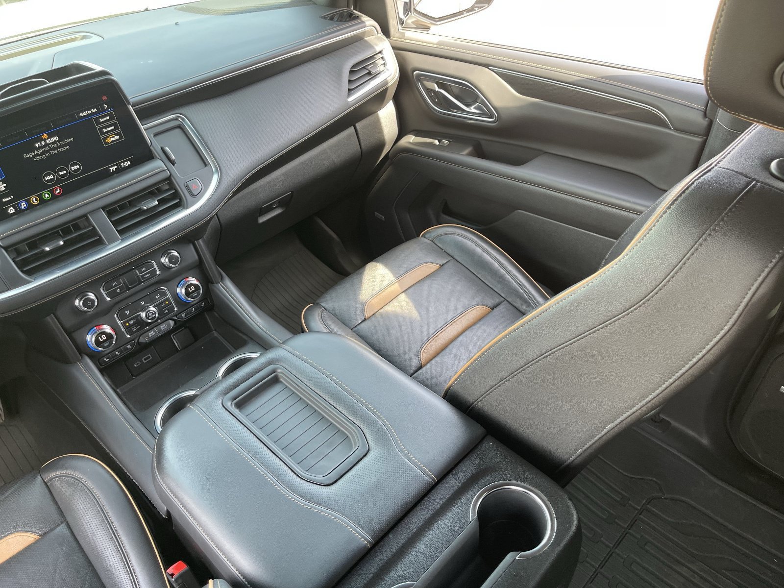 Certified 2021 GMC Yukon AT4 w/ Rear Media and Nav Package AWD/4WD image 16