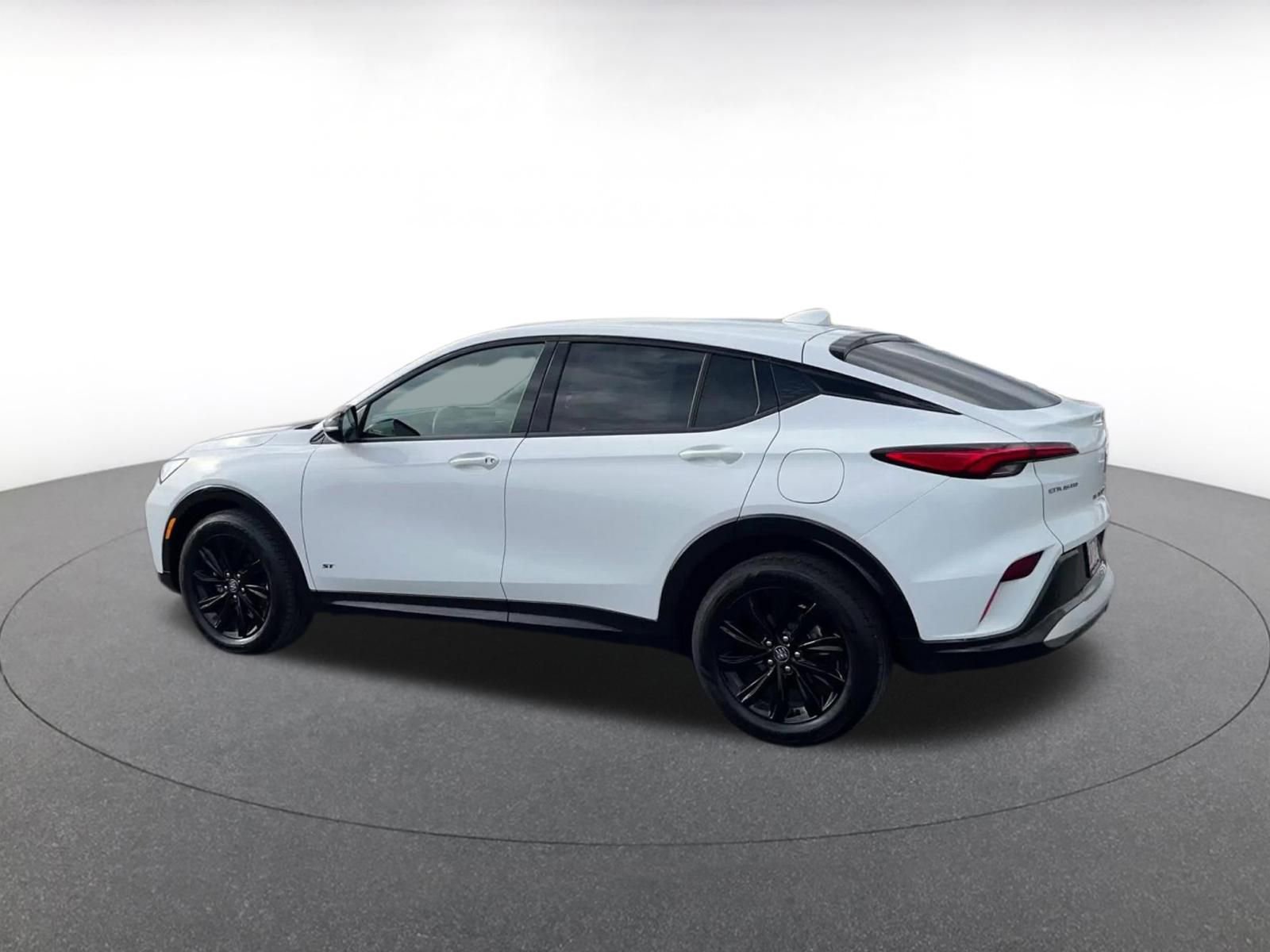 Used 2025 Buick Envista Sport Touring image 10