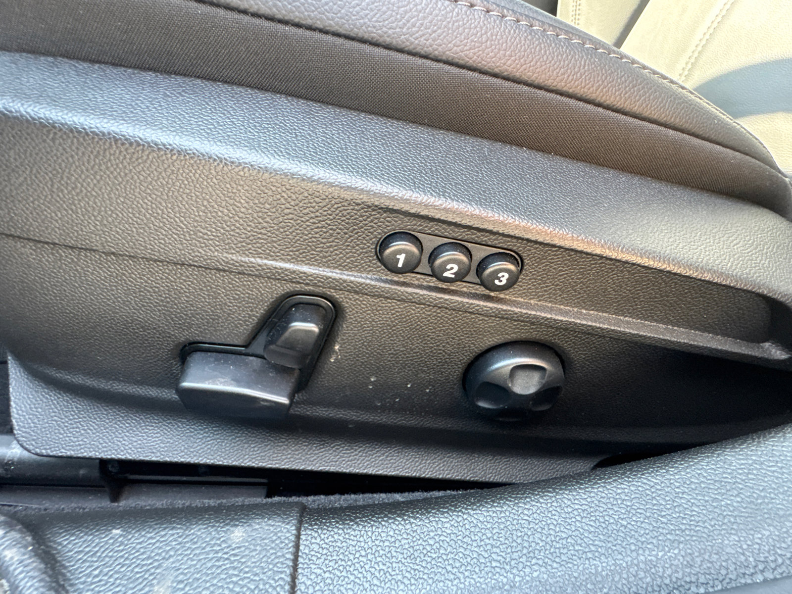 Used 2024 Alfa Romeo Giulia Ti image 11