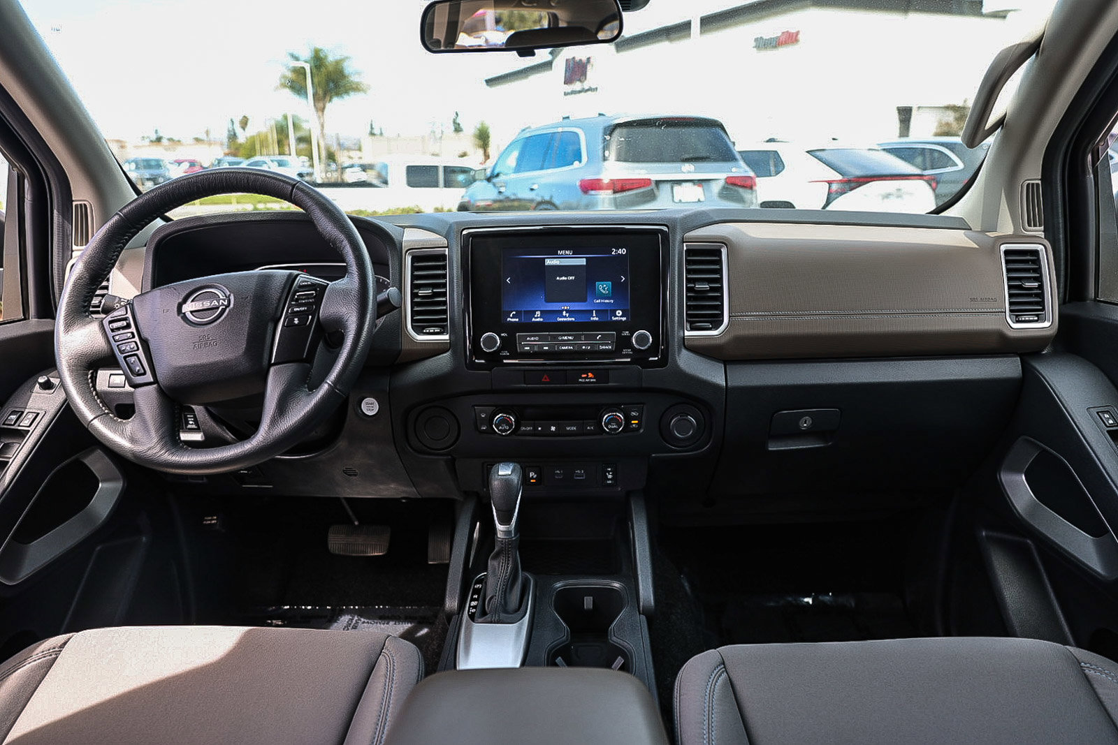 Used 2022 Nissan Frontier SV RWD image 2