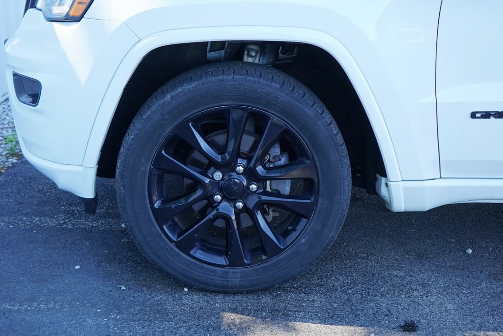 Used 2019 Jeep Grand Cherokee Altitude AWD/4WD image 6