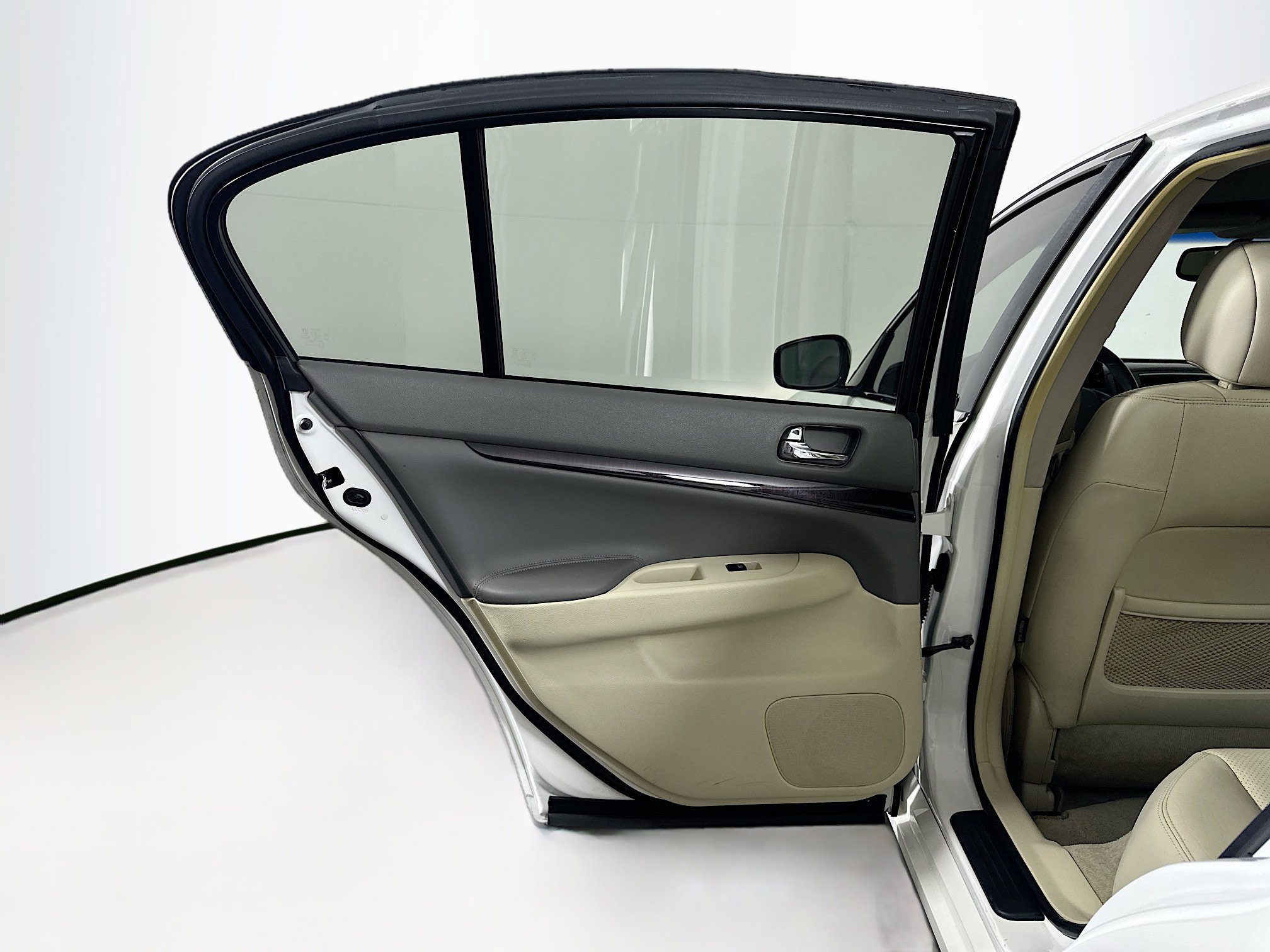 Used 2013 INFINITI G37 Journey w/ Premium Pkg image 27