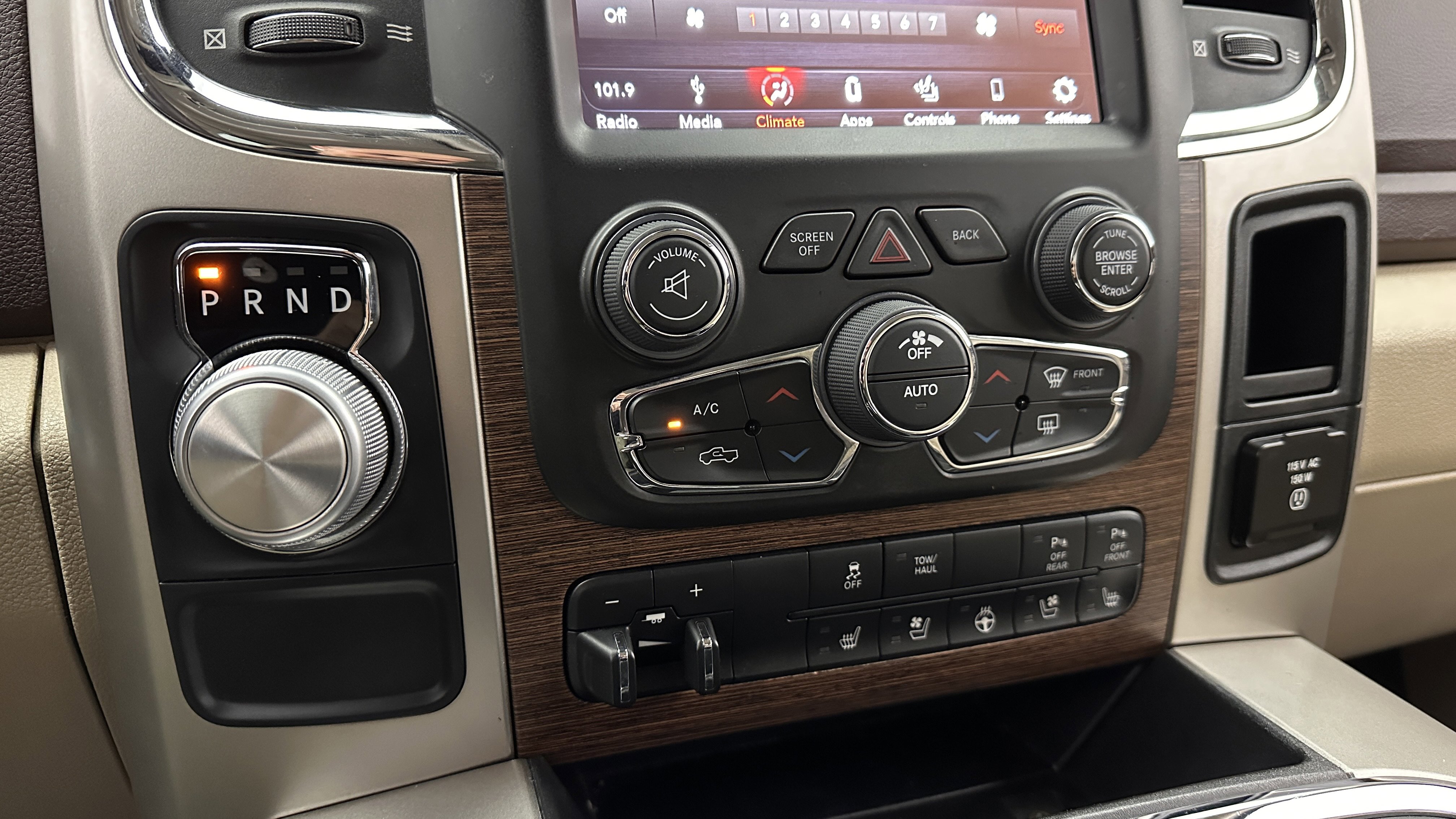 Used 2019 RAM 1500 Laramie w/ Convenience Group image 15