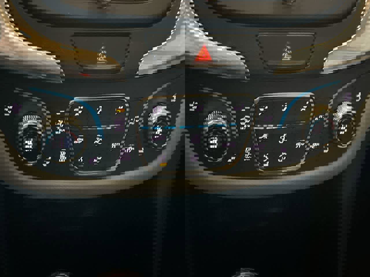 Used 2018 Chevrolet Equinox Premier image 19