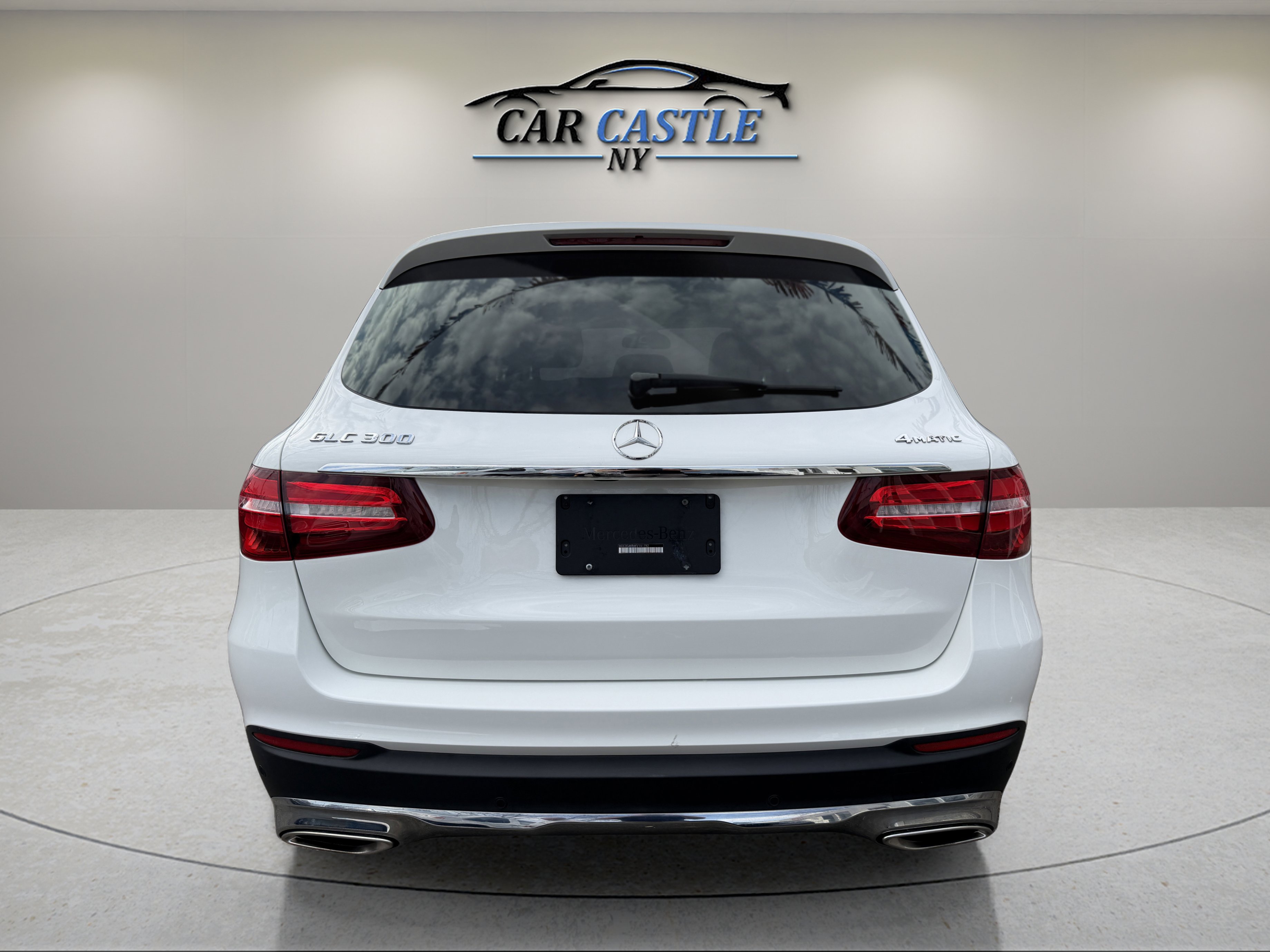 Used 2019 Mercedes-Benz GLC 300 4MATIC w/ Multimedia Package image 9