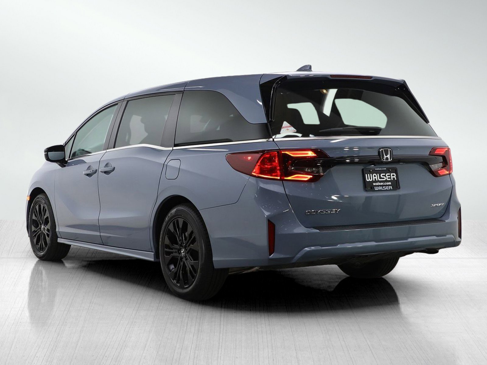 Used 2025 Honda Odyssey Sport-L image 3