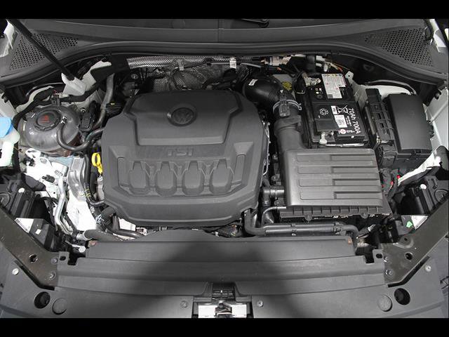 Certified 2024 Volkswagen Tiguan SE R-Line AWD/4WD image 20