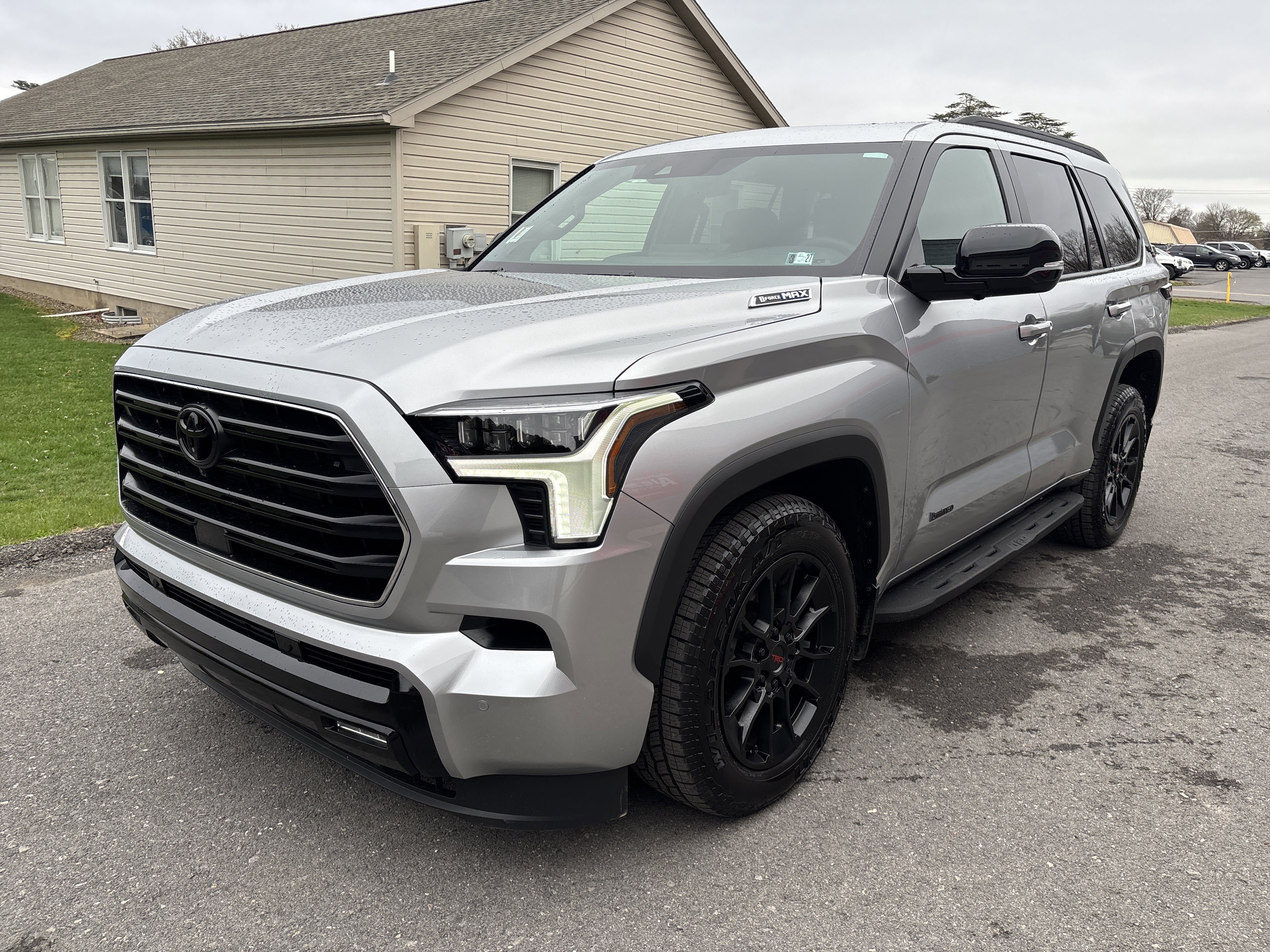 Used 2025 Toyota Sequoia Limited w/ TRD Off-Road Package image 9
