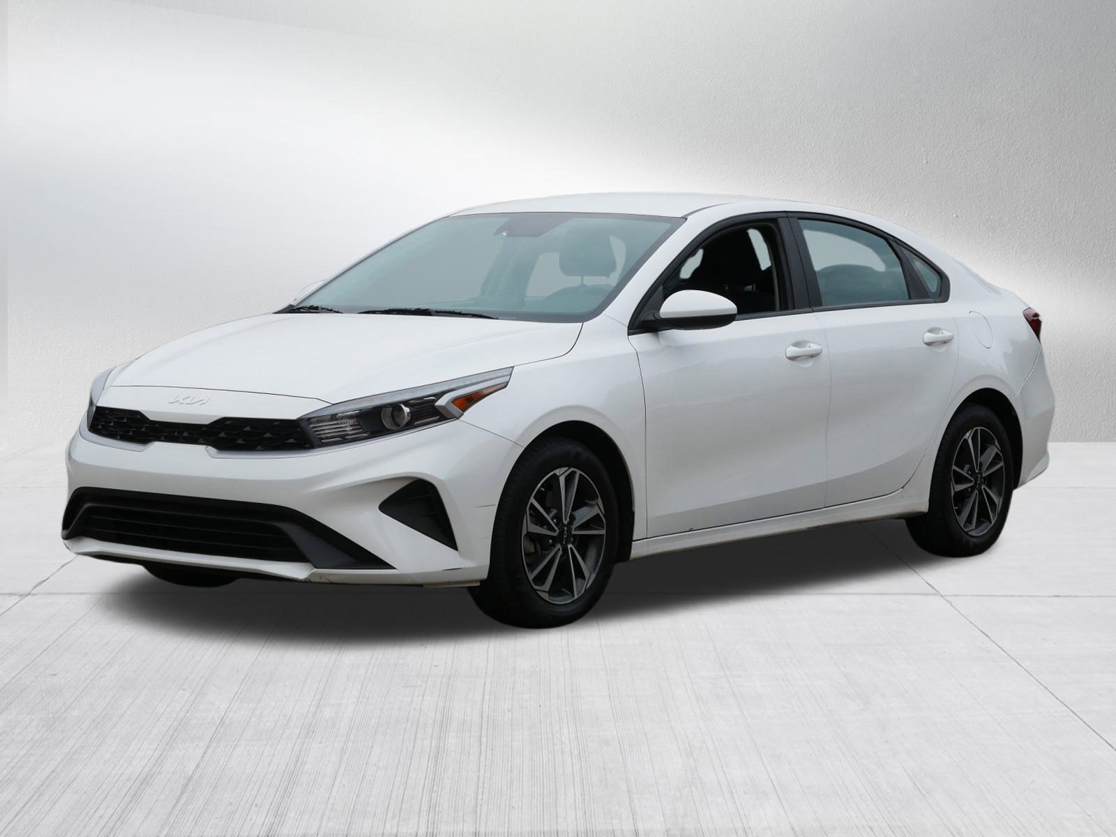 Certified 2024 Kia Forte LXS image 3