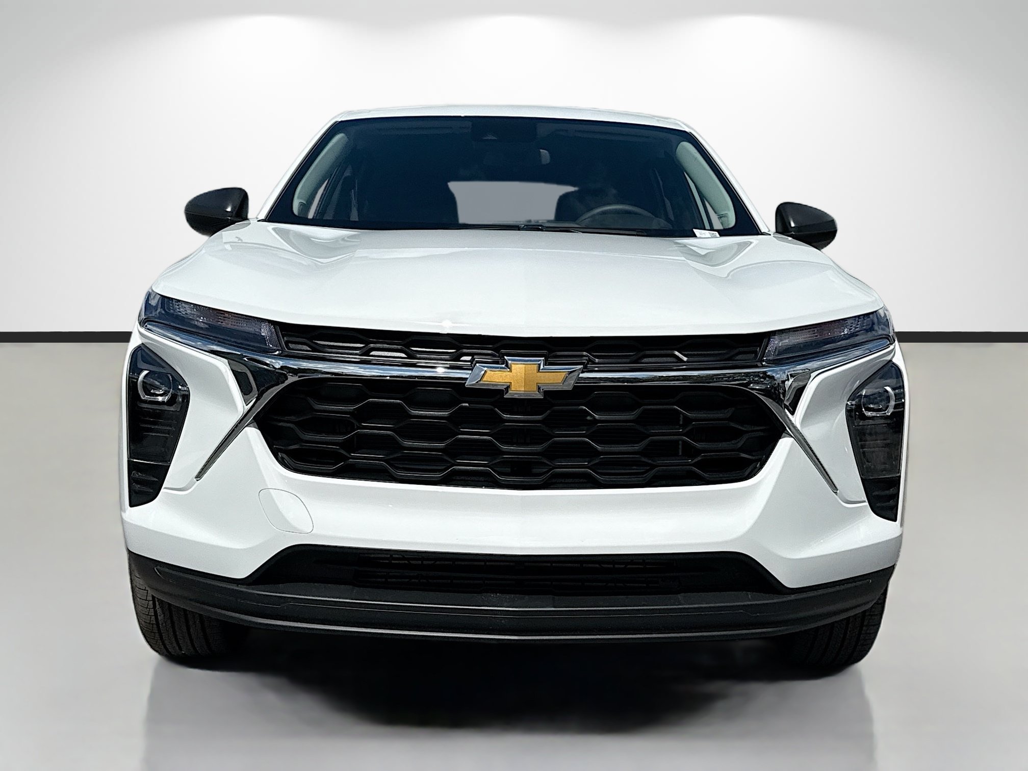 Used 2026 Chevrolet Trax LS FWD image 8