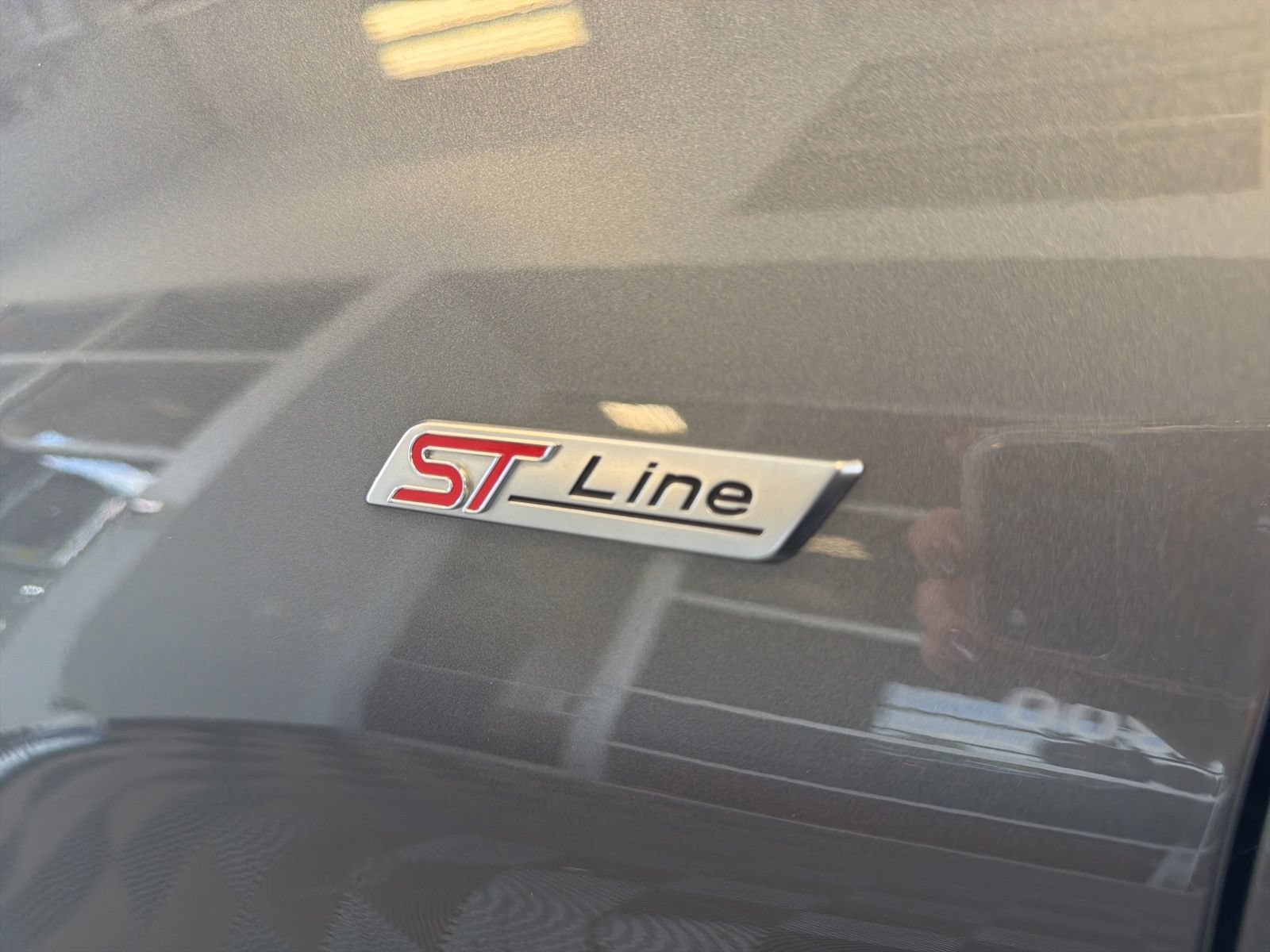 Used 2025 Ford Explorer ST-Line w/ ST-Line Street Pack AWD/4WD image 11
