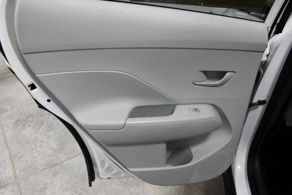 Used 2024 Hyundai Kona SEL w/ Convenience Package image 18