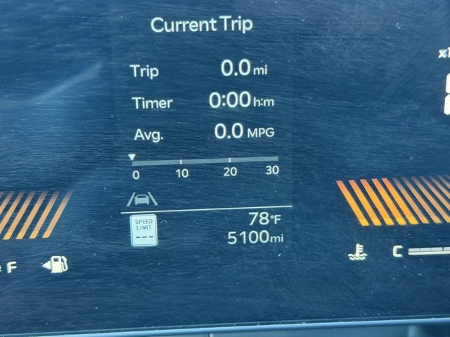 Certified 2025 Kia Carnival EX image 3