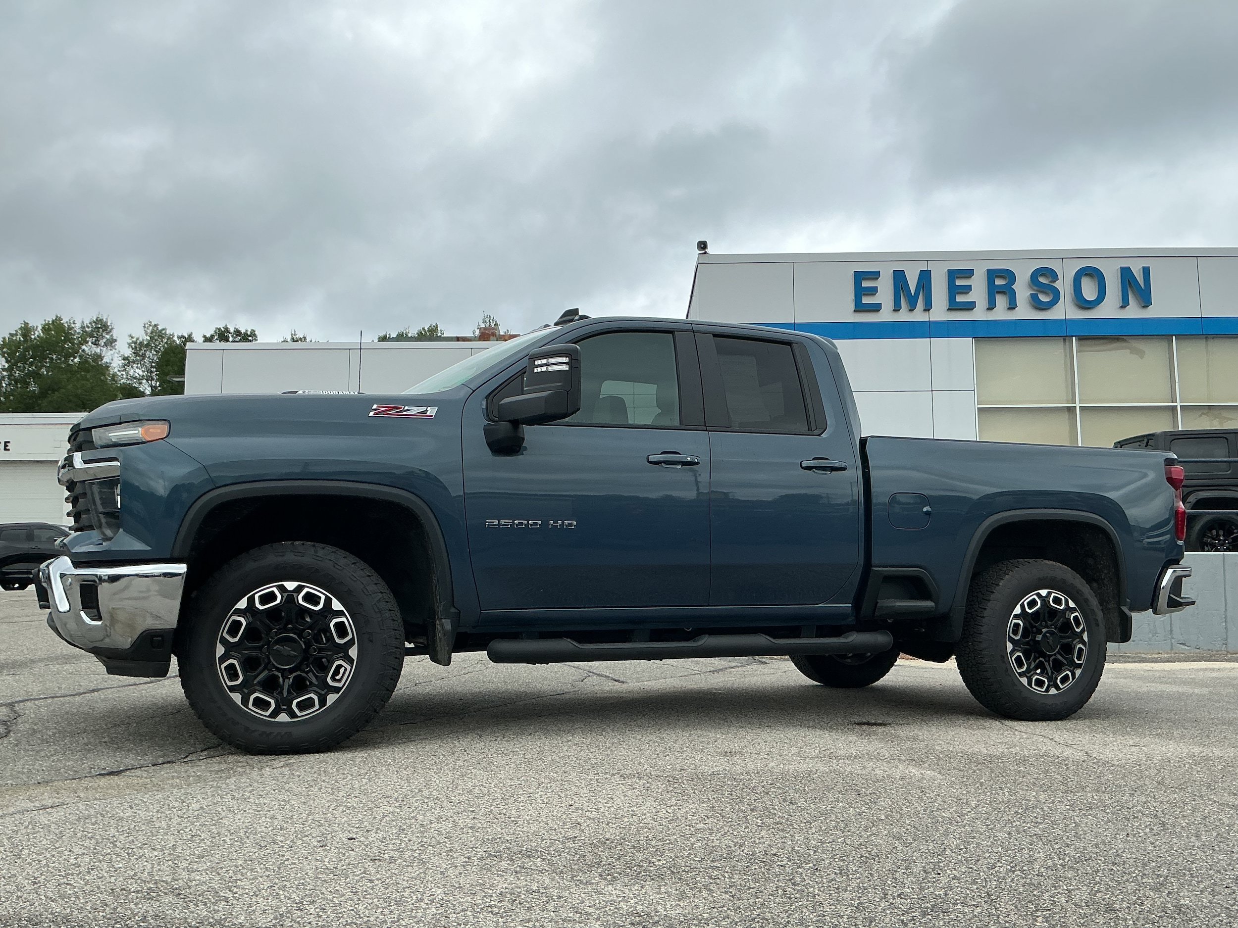 Certified 2025 Chevrolet Silverado 2500 LT w/ Safety Package AWD/4WD image 3
