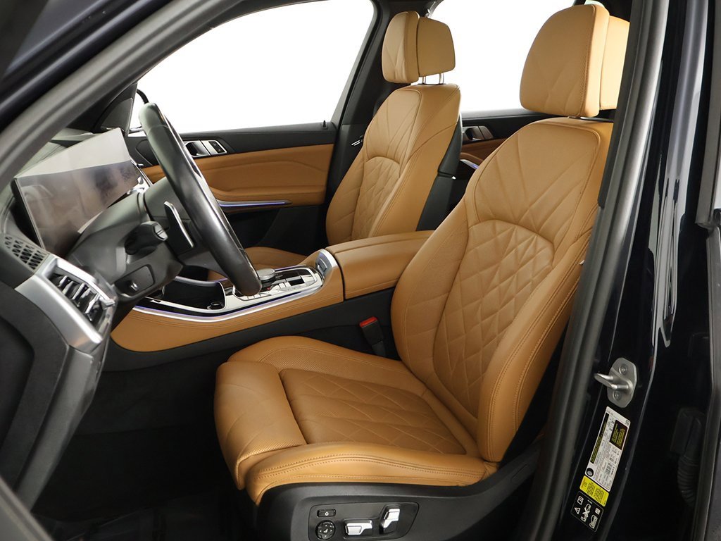 Used 2024 BMW X5 xDrive40i w/ M Sport Package image 32
