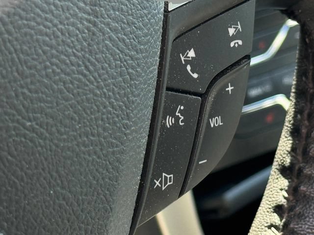 Used 2018 Ford Edge SEL w/ Equipment Group 201A FWD image 11