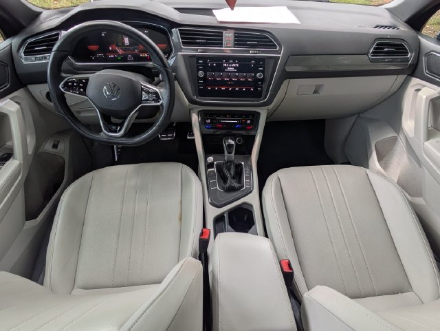 Used 2024 Volkswagen Tiguan SE R-Line FWD image 15