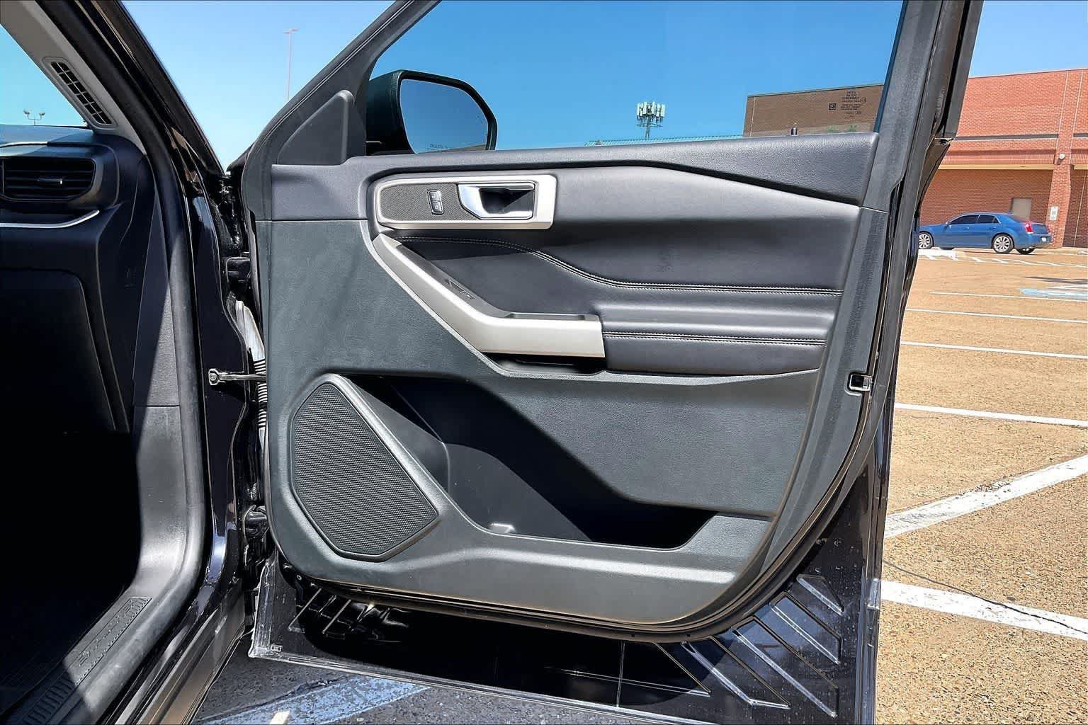 Used 2023 Ford Explorer XLT RWD image 27