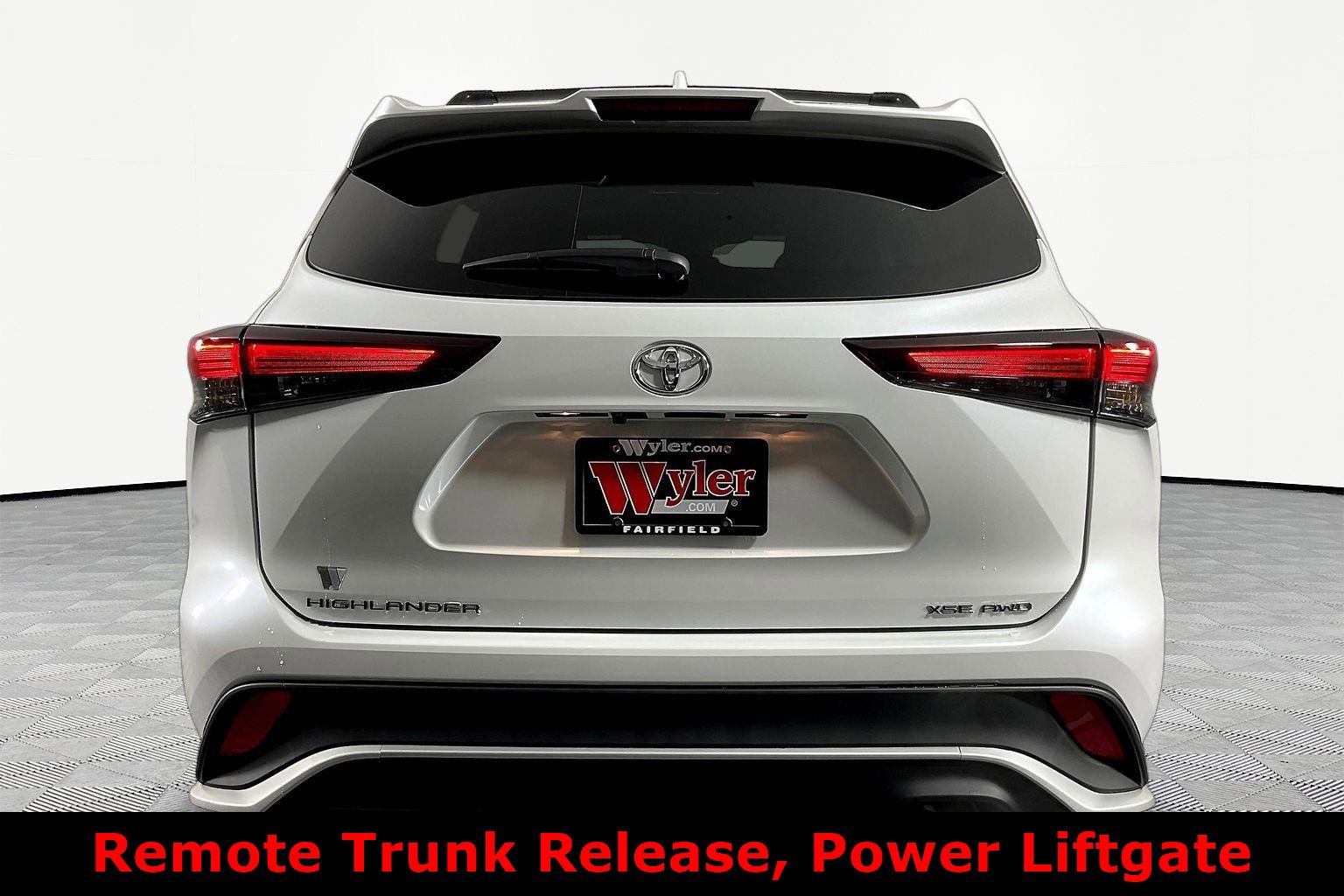 Used 2026 Toyota Highlander XSE AWD/4WD image 5