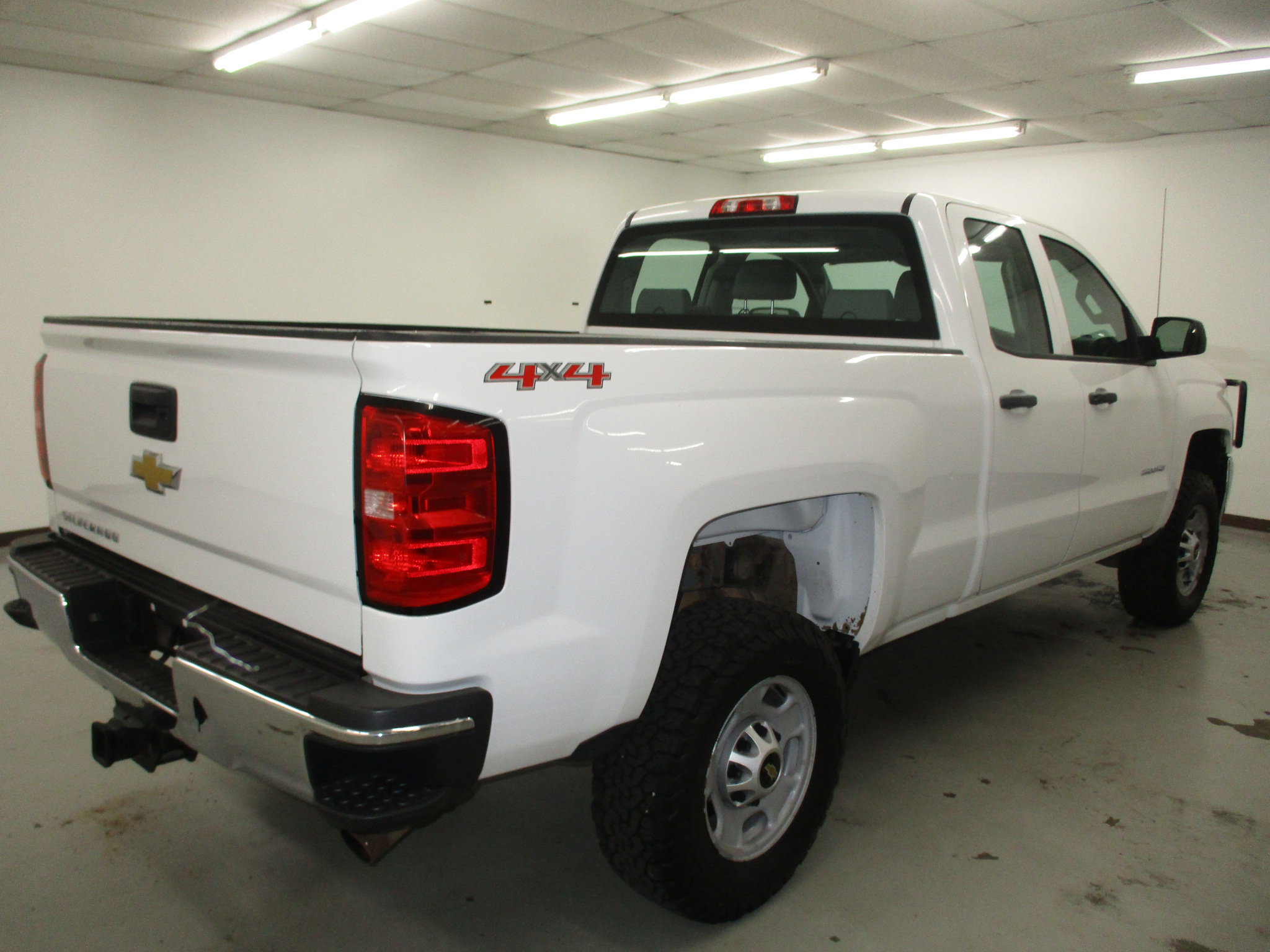 Used 2015 Chevrolet Silverado 2500 W/T AWD/4WD image 12