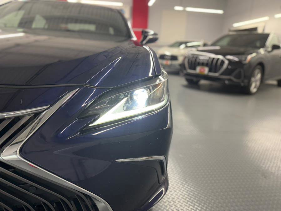 Used 2019 Lexus ES 350 w/ Premium Package image 4