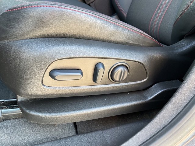 Used 2022 Chevrolet Equinox RS image 9