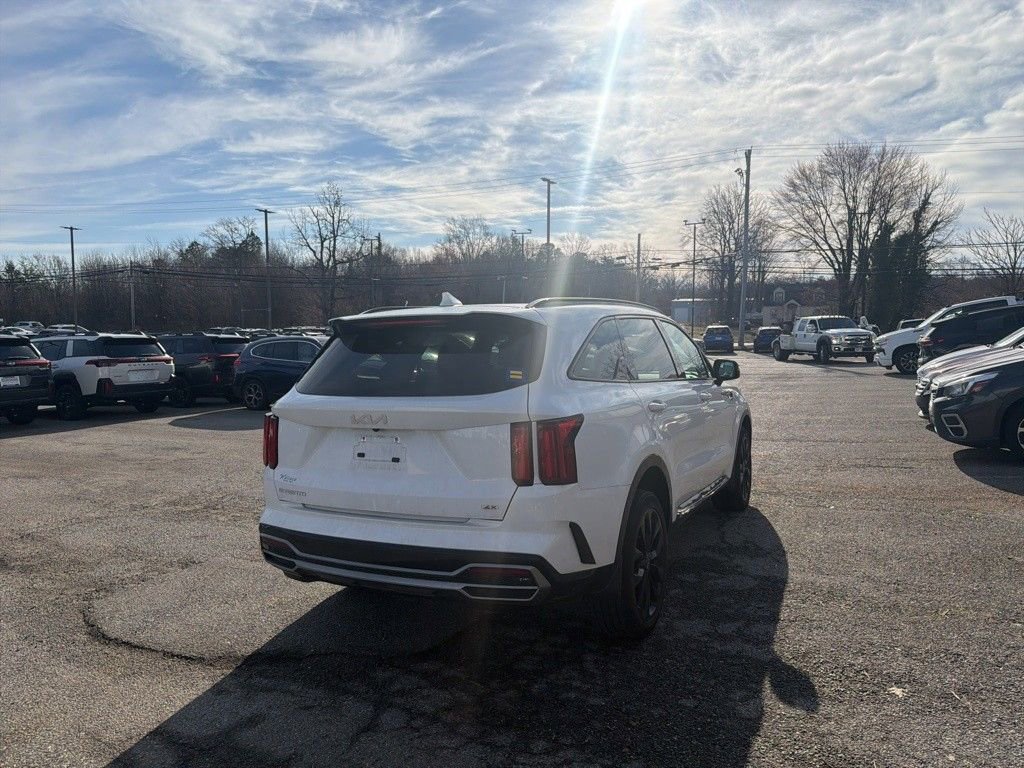 Used 2023 Kia Sorento SX image 4