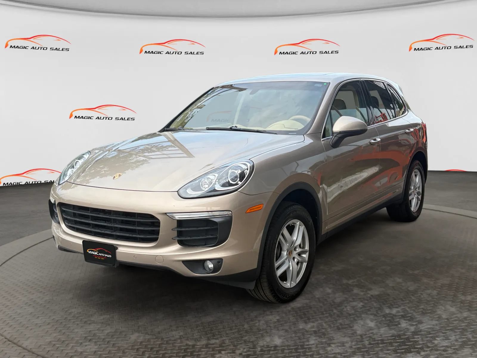 Used 2016 Porsche Cayenne AWD/4WD image 1