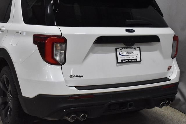 Used 2021 Ford Explorer ST w/ ST Street Pack image 9