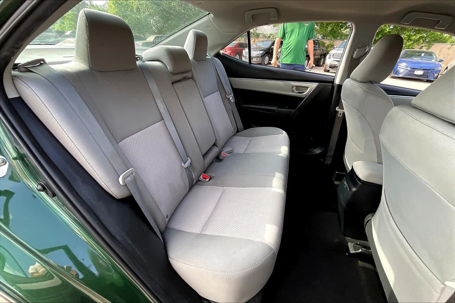 Used 2015 Toyota Corolla LE FWD image 19