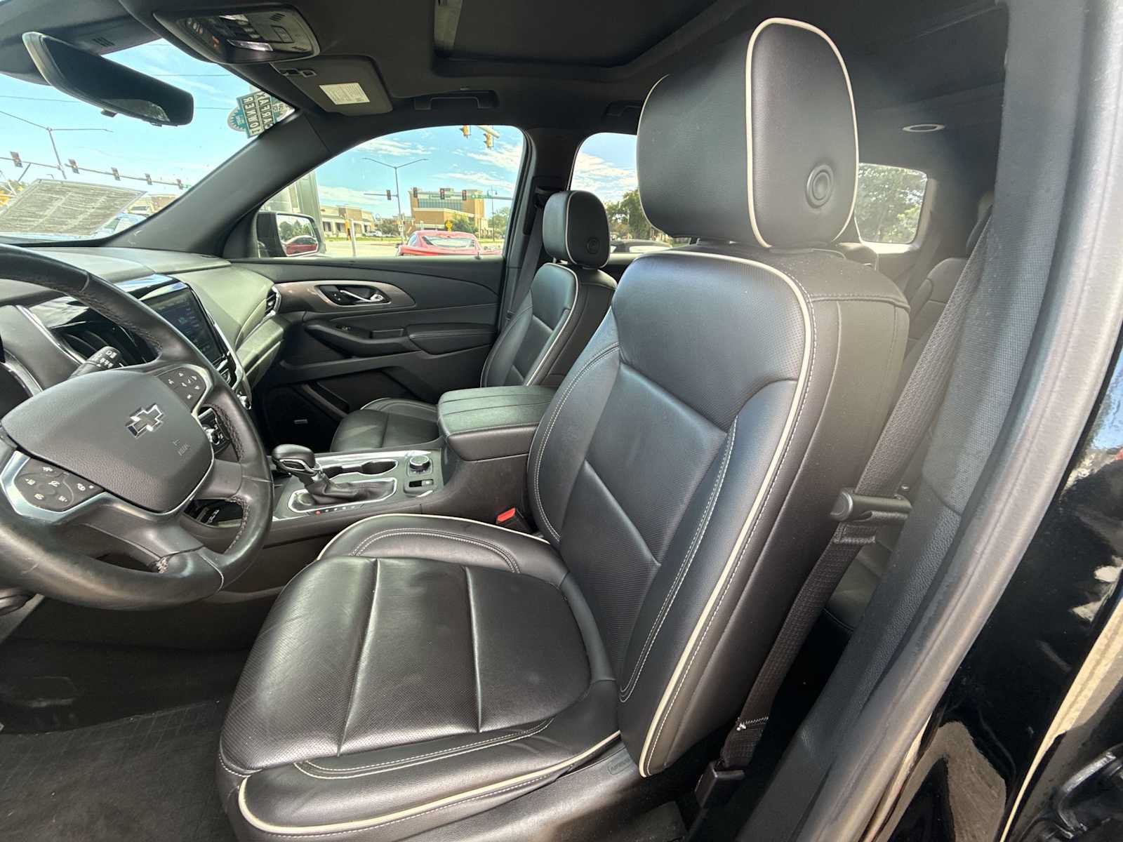 Certified 2023 Chevrolet Traverse Premier w/ Redline Edition AWD/4WD image 20